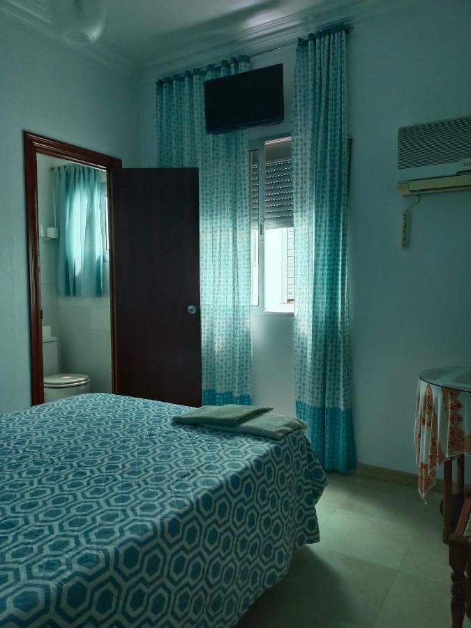 Pensión Larra Mairena De Alcor Exterior foto