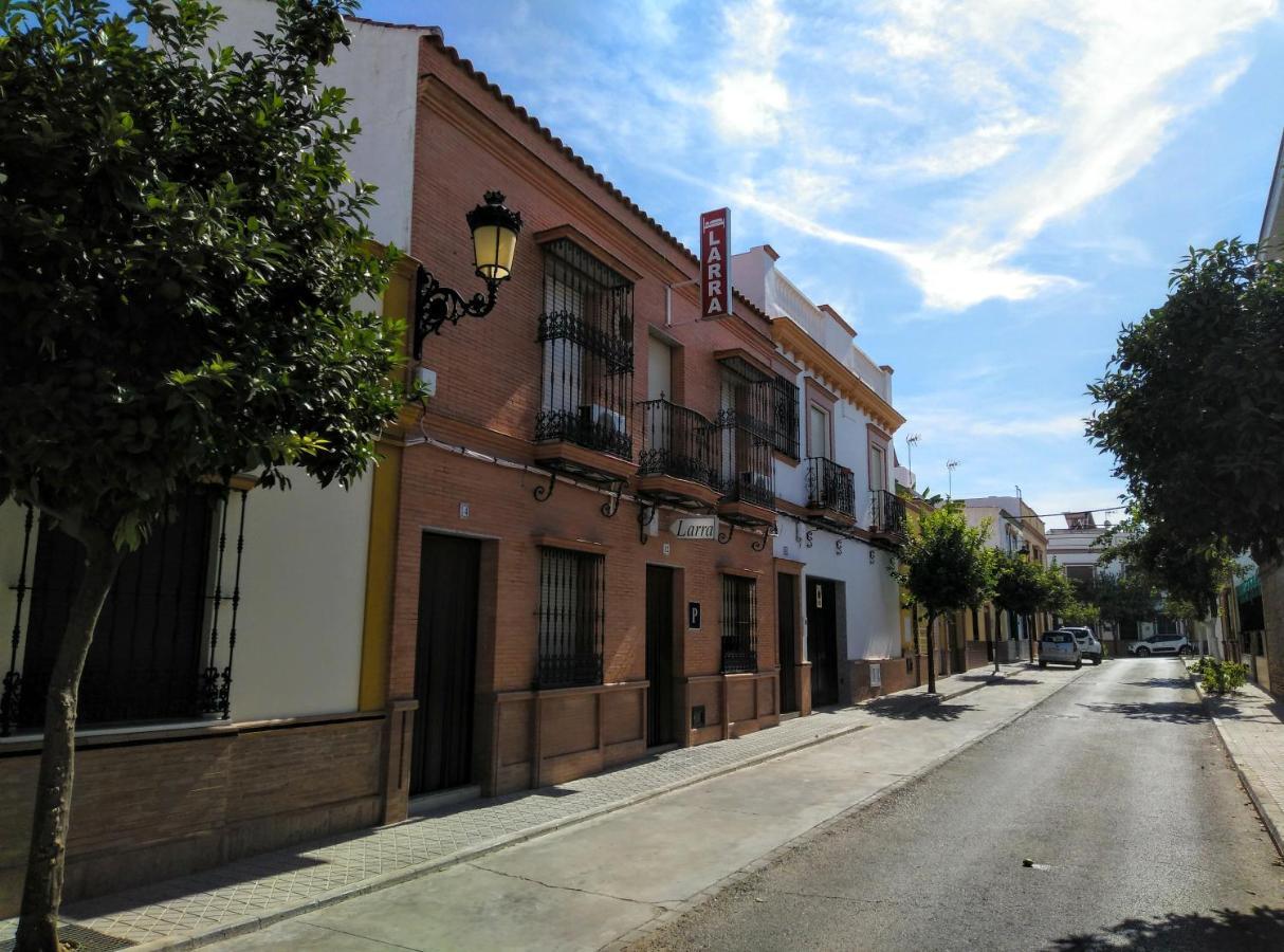 Pensión Larra Mairena De Alcor Exterior foto